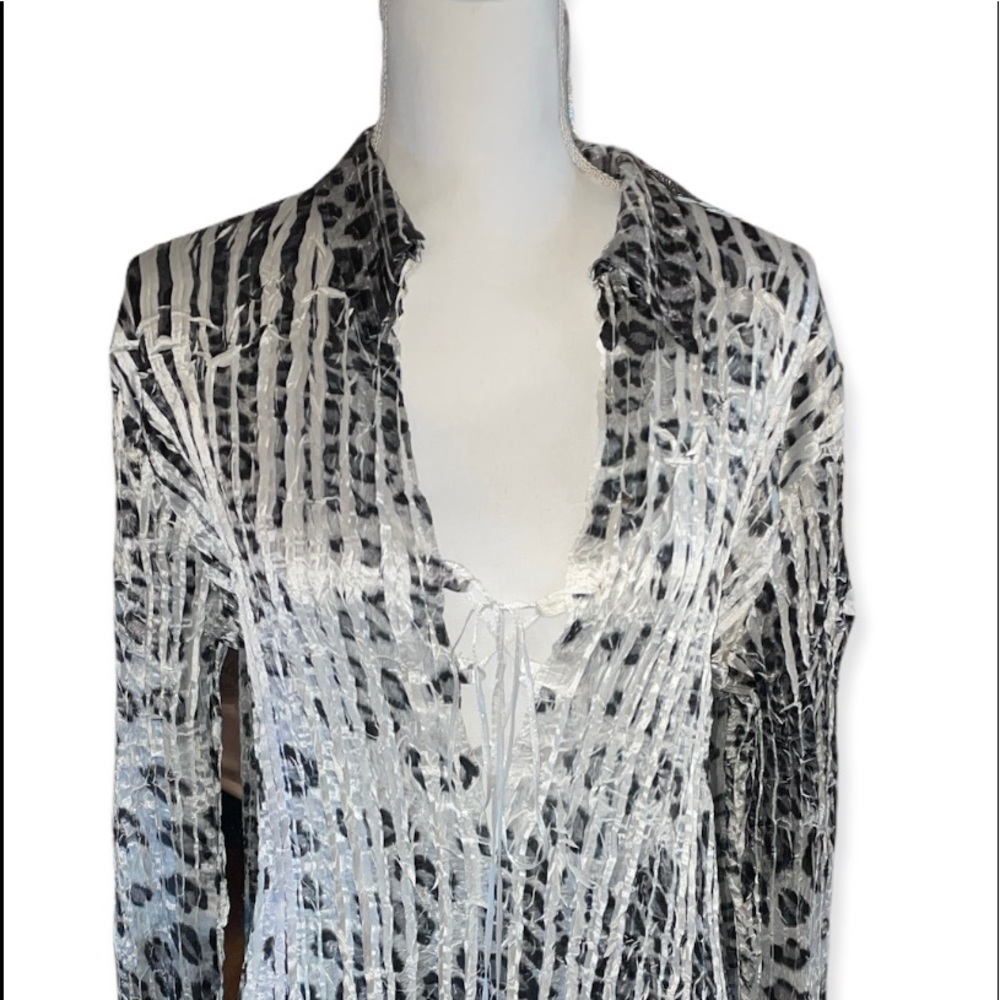 Cache’ Leopard print satin & lace detail blouse